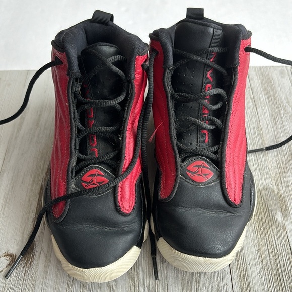 Air Jordan Pro Strong Gym Red & Black Sneakers Youth 1 - Picture 5 of 8